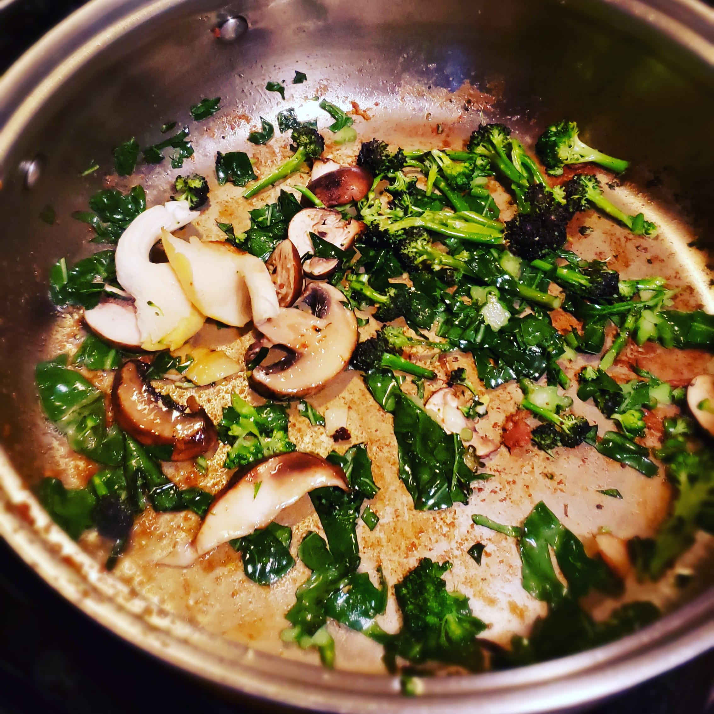 Mushroom kale broccoli breakfast side dish. Anti-inflammatory and immunity boosting.